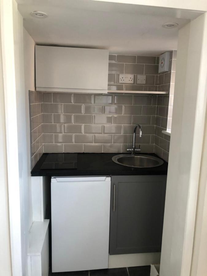 Lovely Modern Decorated 1 Bed Studio Newport  Exterior photo